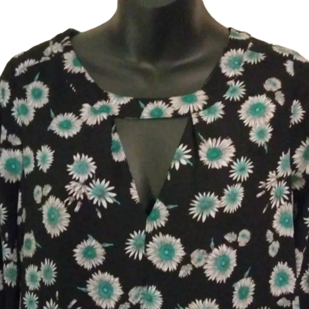 EXPRESS xs Flowy little floral dress. Retro/ Y2K Ish. Boho Vibes For Sure.